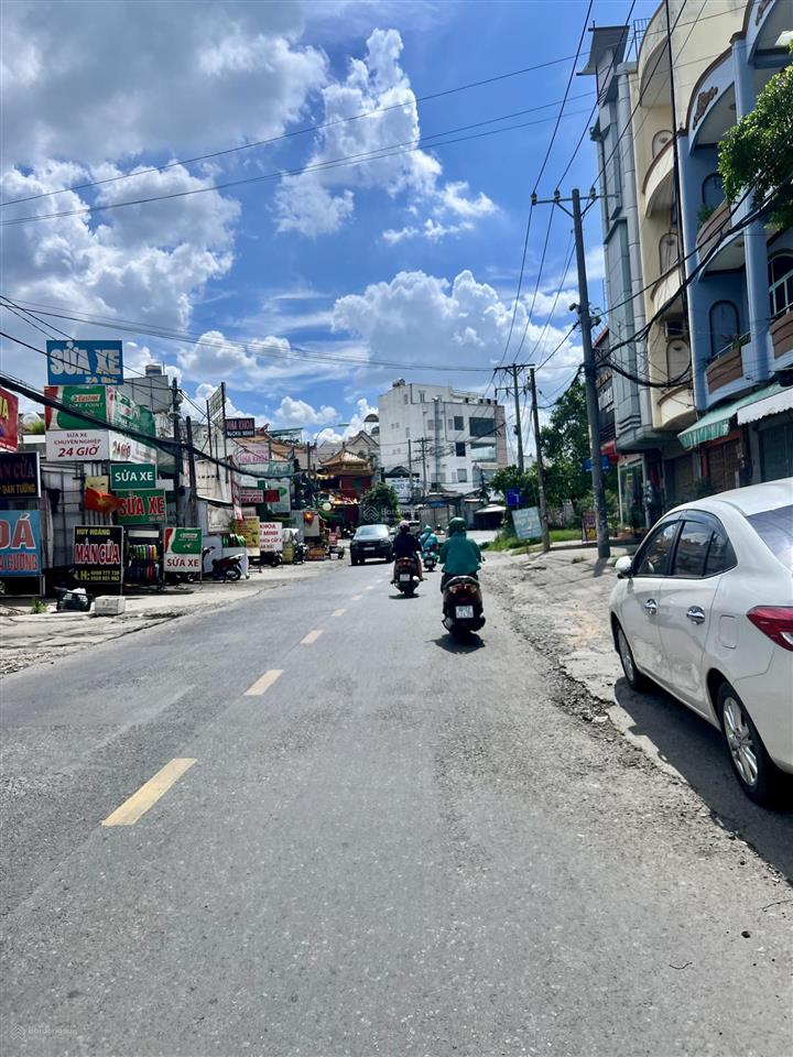 Chdv lô góc 3 mặt thoáng  doanh thu 95 tr/tháng  ngay tăng nhơn phú a
