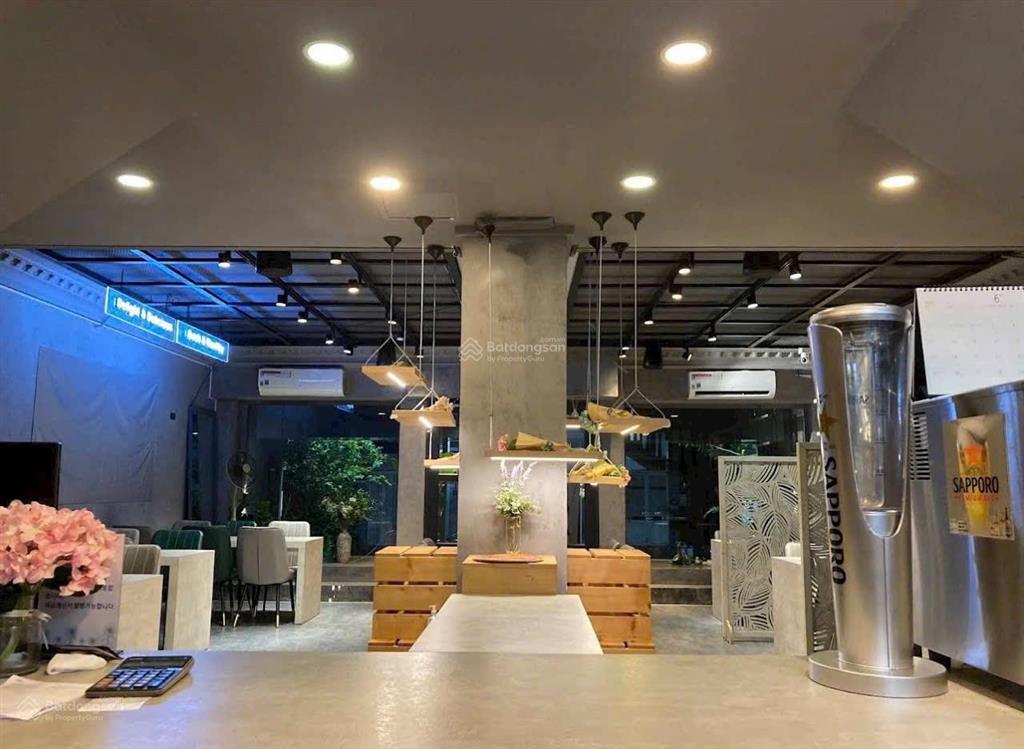Ngộp bank bán nhanh chỉ 51 tỷ q2. mặt tiền cao đức lân. cho thuê 75tr/tháng. hầm + 3 tầng