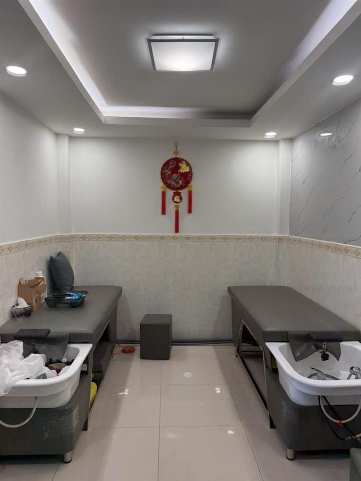 CHÍNH CHỦ CHO THUÊ MẶT BẰNG LÀM NAIL và SPA FULL NỘI THẤT TẠI QUẬN 5, TP.HCM