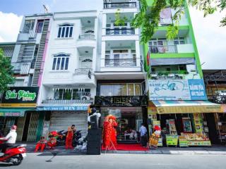 SANG GẤP SPA FULL NỘI THẤT  VÀO KINH DOANH NGAY TẠI TRƯỜNG SA, Q.3 , HỒ CHÍ MINH