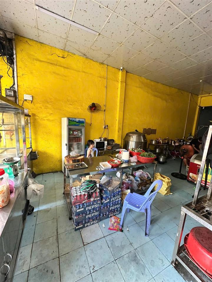 SANG NHƯỢNG QUÁN GÀ QUAY CAO NGUYÊN – MẶT TIỀN PHAN VĂN TRỊ, TP. HỒ CHÍ MINH