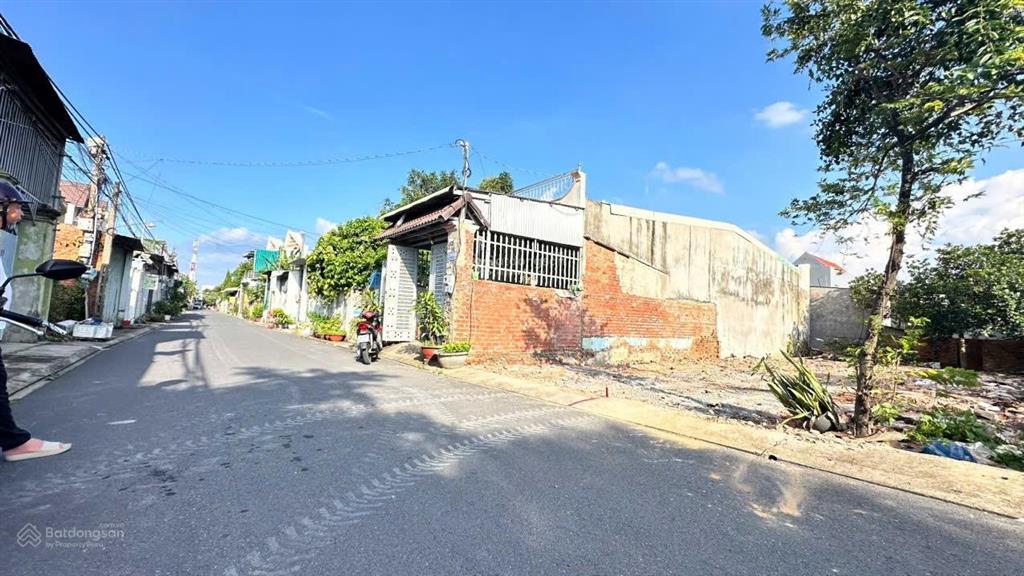 Bán lô đất thổ cư đường nhựa ô tô 2 thông