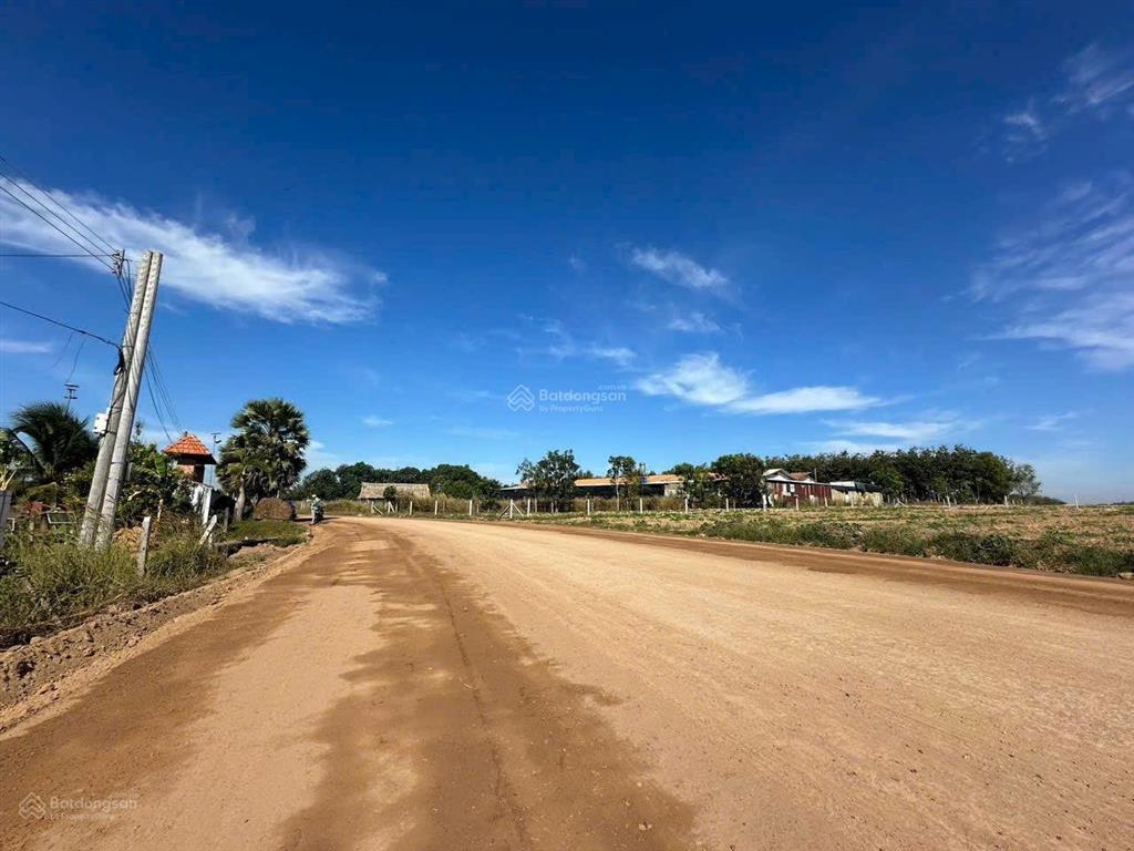 Đất định an ,dầu tiếng hcm diện tích 300m2 giá 300 triệu