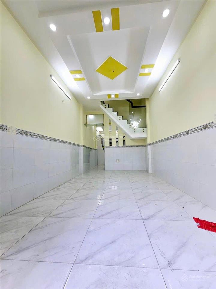 Nhà hẻm bông sao thông ra phạm thế hiển p5 q8 ( gần chợ bùi minh trực )