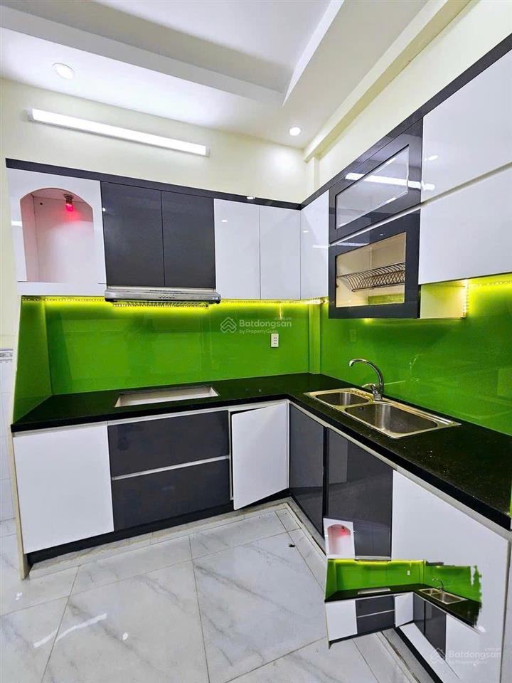 Nhà hẻm bông sao thông ra phạm thế hiển p5 q8 ( gần chợ bùi minh trực )