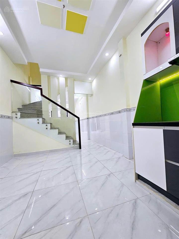 Nhà hẻm bông sao thông ra phạm thế hiển p5 q8 ( gần chợ bùi minh trực )