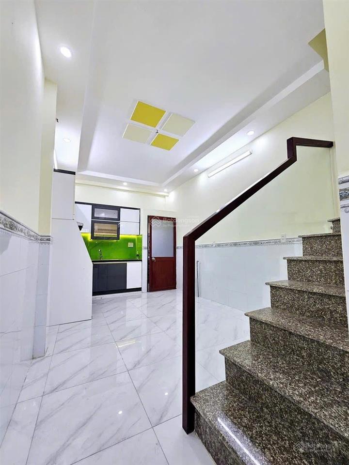 Nhà hẻm bông sao thông ra phạm thế hiển p5 q8 ( gần chợ bùi minh trực )