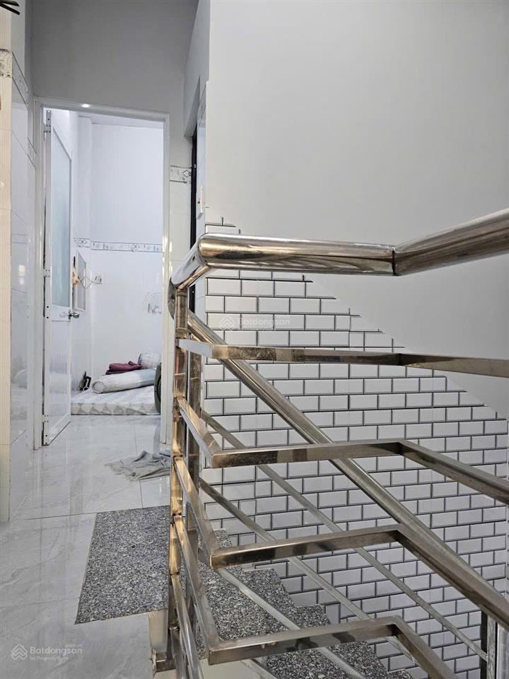 Nhà hẻm đường tùng thiện vương p13 q8