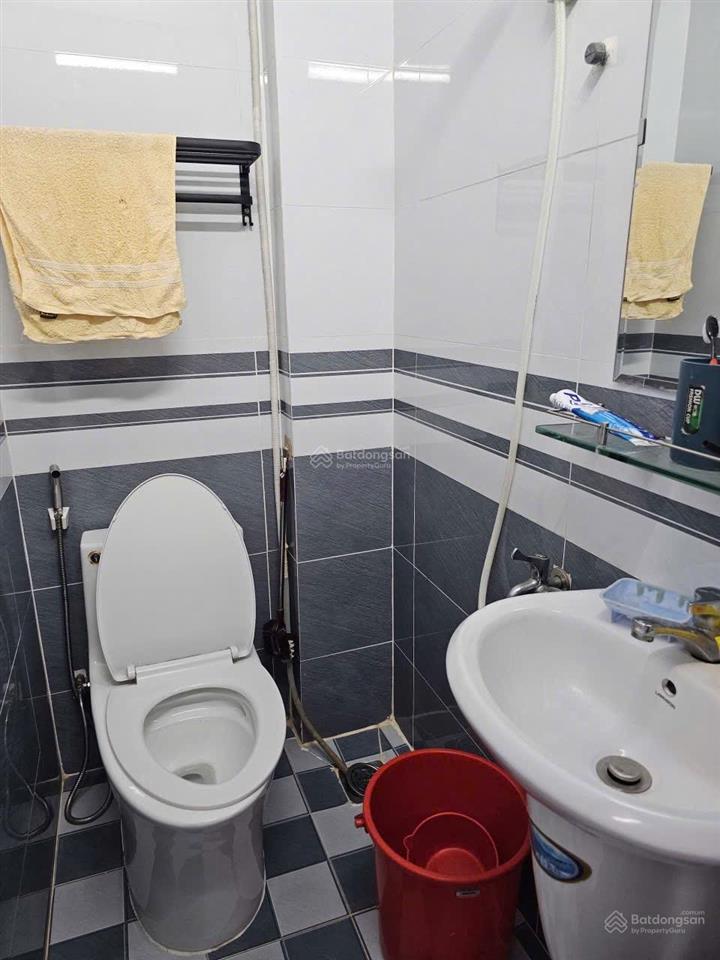 Nhà hẻm đường tùng thiện vương p13 q8