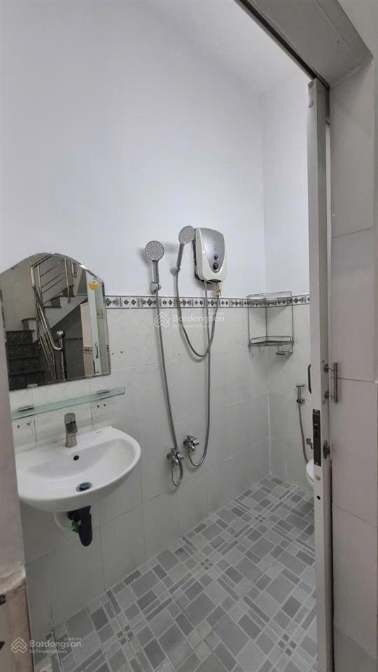 Nhà hẻm 3m lương văn can quận 8