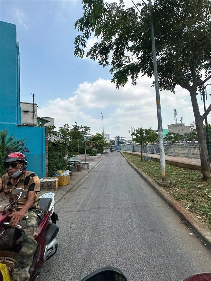 Nhà mặt tiền đường ụ cây p10, q8 cách cầu nguyễn tri phương q5 300m