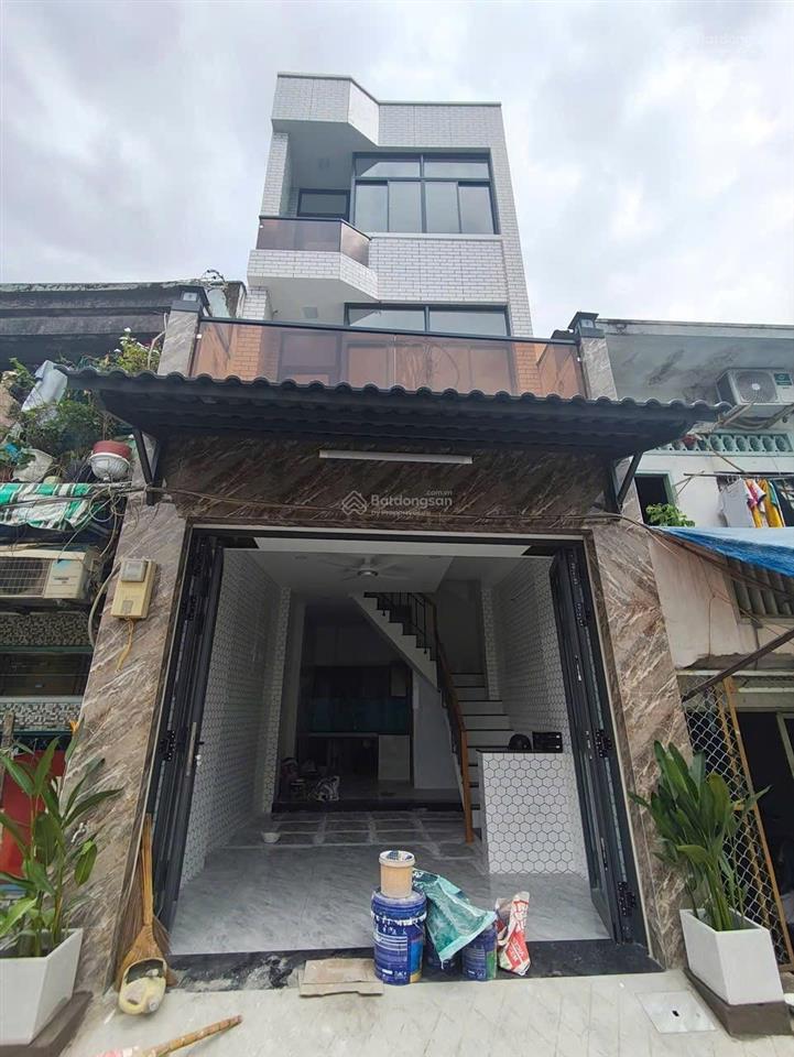 Nhà mặt tiền đường ụ cây p10, q8 cách cầu nguyễn tri phương q5 300m