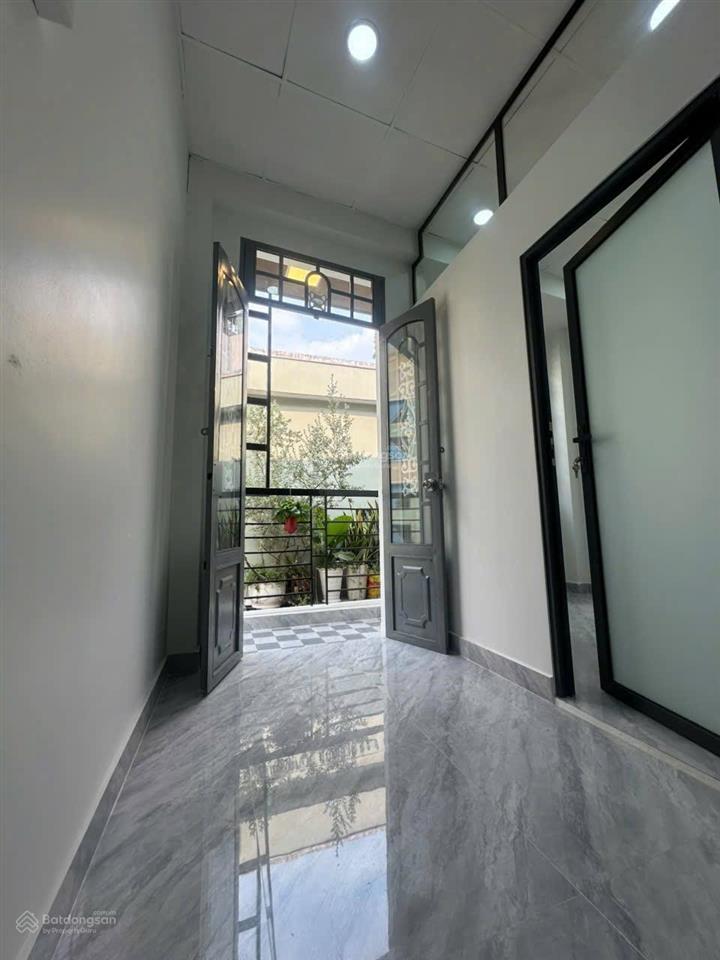 Nhà hẻm xe máy lương văn can p15.q8