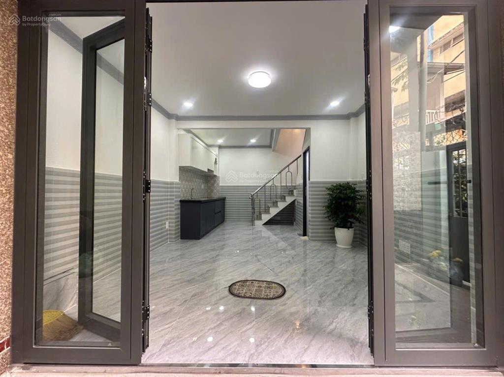 Nhà hẻm xe máy lương văn can p15.q8