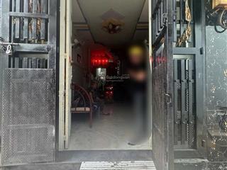 Chính chủ bán 3ty990 nhà 3 tầng đúc nhà hẻm 3m lưu hữu phước p15q8