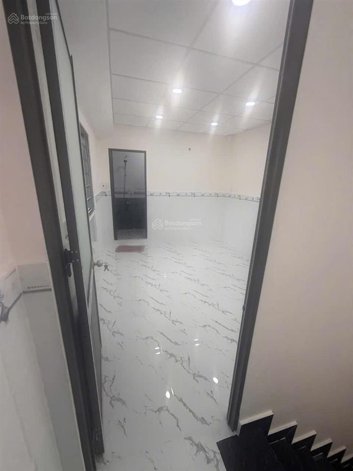 Nhà hẻm 2,5m đường ụ cây p10, q8 cách cầu nguyễn tri phương q5 200m