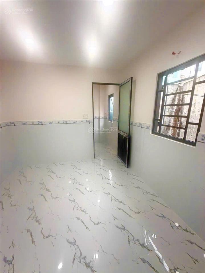 Nhà hẻm 2,5m đường ụ cây p10, q8 cách cầu nguyễn tri phương q5 200m