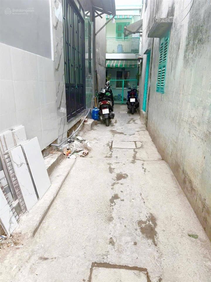 Nhà hẻm 2,5m đường ụ cây p10, q8 cách cầu nguyễn tri phương q5 200m