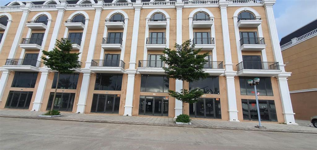 Bán shophouse mặt cảng tại tuần châu marina hạ long giá chỉ 8 tỷ. sổ đỏ sẵn sàng sang tên