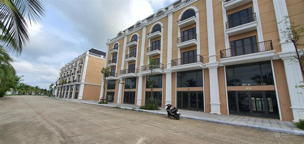 Bán shophouse mặt cảng tại tuần châu marina hạ long giá chỉ 8 tỷ. sổ đỏ sẵn sàng sang tên