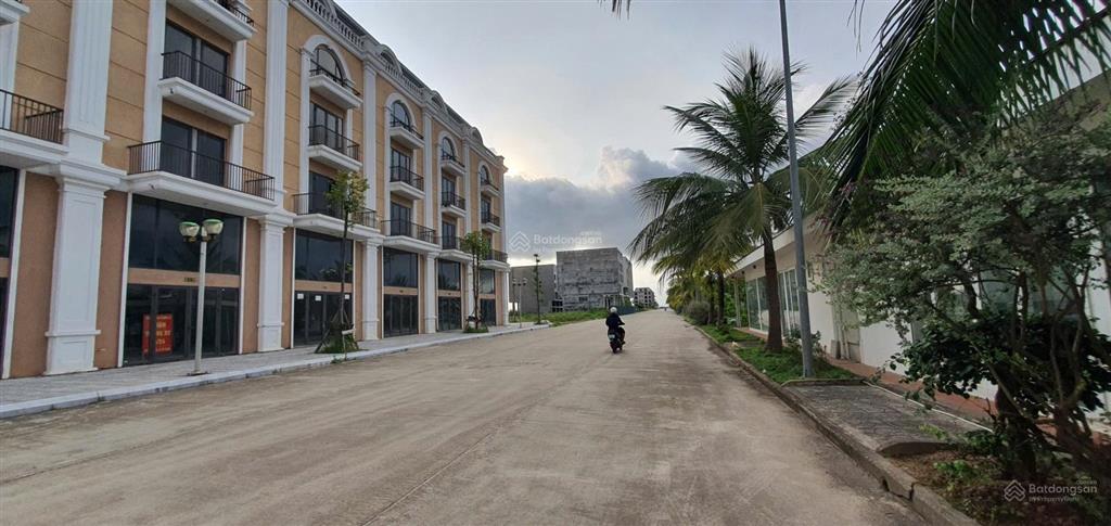Bán shophouse mặt cảng tại tuần châu marina hạ long giá chỉ 8 tỷ. sổ đỏ sẵn sàng sang tên