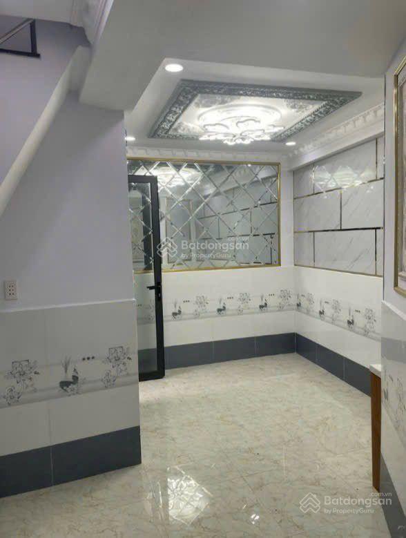 Nhà hiếm sát bên đại học tài chính marketing quận 7 giá chỉ nhỉnh 2 tỷ