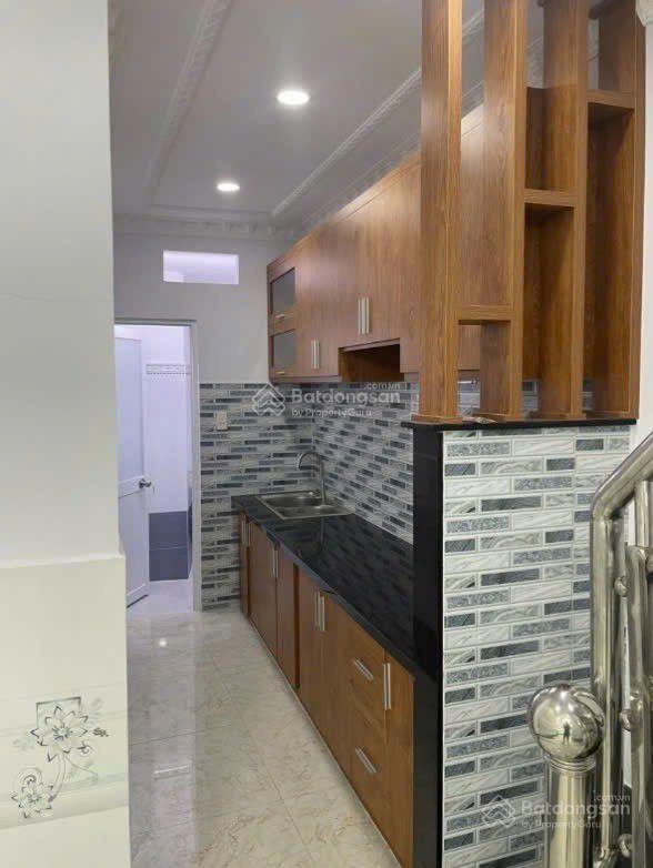 Nhà hiếm sát bên đại học tài chính marketing quận 7 giá chỉ nhỉnh 2 tỷ