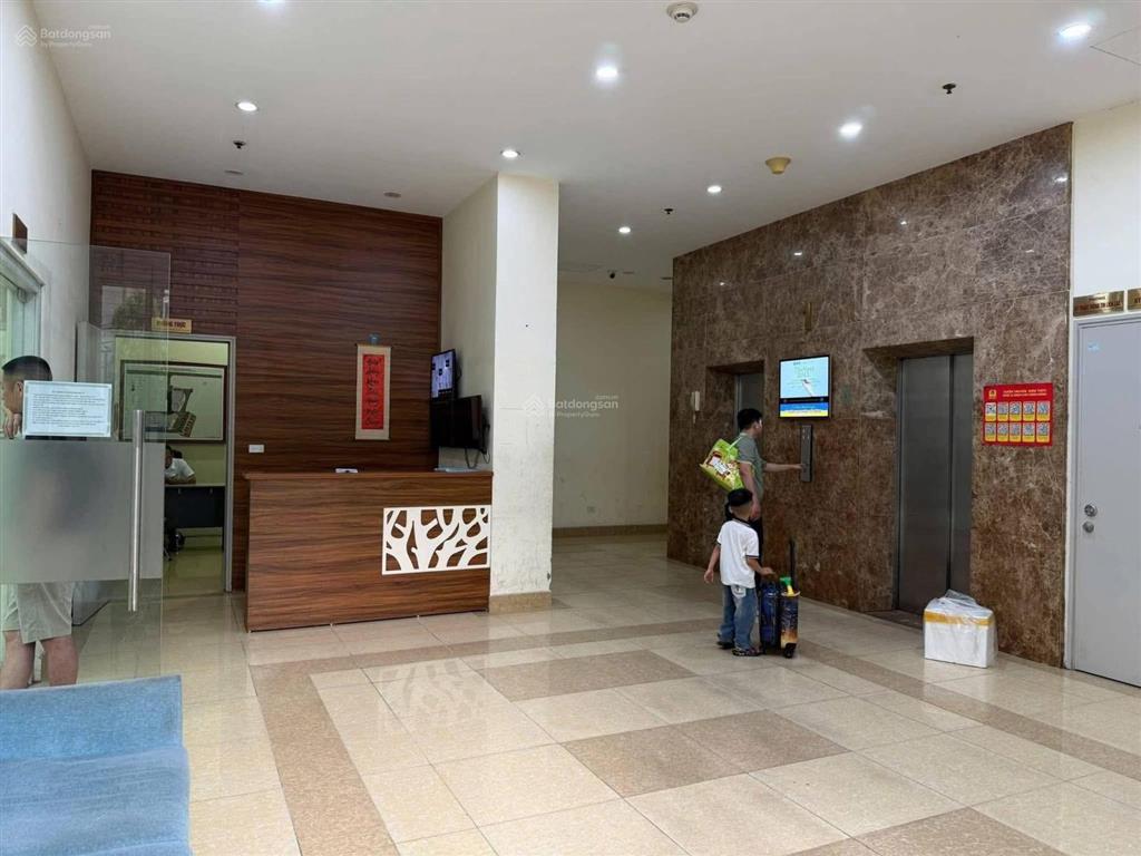 Căn hộ chung cư 536a minh khai, bán gấp 5,2 tỷ, 50m2, 2pn, 1wc, đông bắc