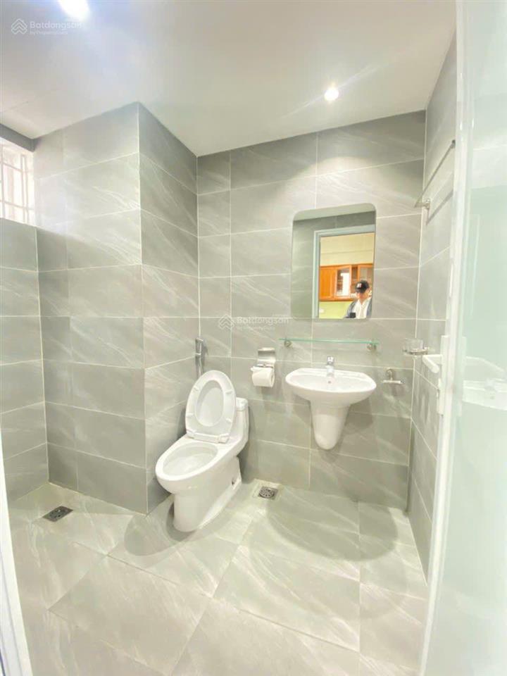 Bán cc hồng hà tower, 3,55 tỷ, 60m2, 2pn + 2wc, hàng hiếm tại view đẹp