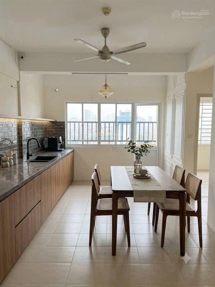 Bán cc hồng hà tower, 3,55 tỷ, 60m2, 2pn + 2wc, hàng hiếm tại view đẹp