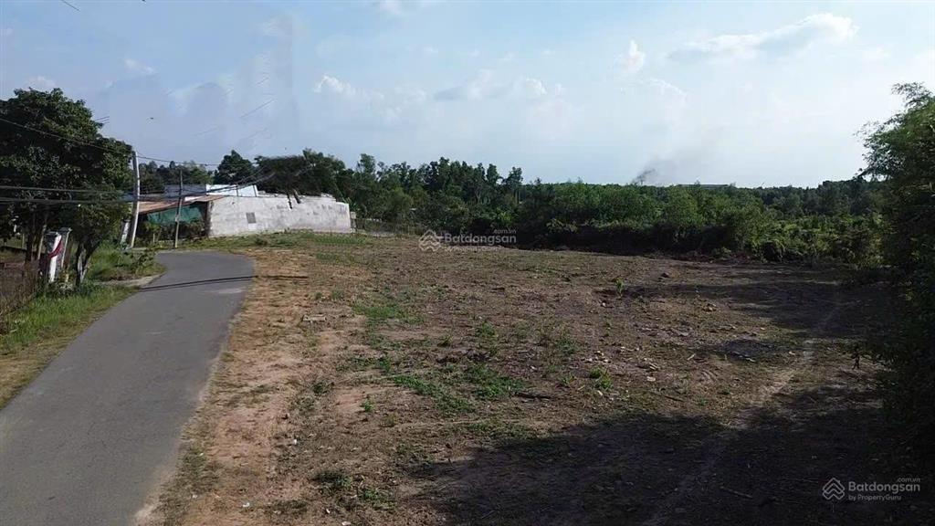 Cần bán gấp lô đất vườn thổ cư dt 716m2 (khu vực lên thổ cư được) shr giá chỉ từ 2,1tr/ m2