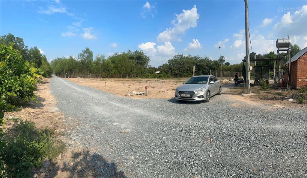 Đất thổ cư mặt tiền ngay tỉnh lộ 8 đường ô tô dt175m2( 5x35m) ngay quân đội sư đoàn 9 giá chỉ 1ty99