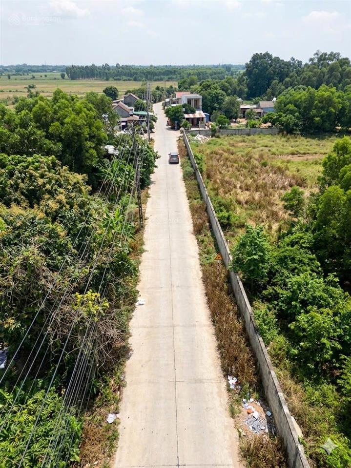 Em cần bán lô đất vườn thổ cư tại tân an hội  dt 10x50m  chỉ nhỉnh 2tỷ  nhựa 7m  1/ lê văn khạ