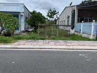 100m2 đất mặt tiền nhựa xe hơi tại củ chi. giá em bán thiện chí 1 tỷ 180 (em bao thuế phí sang tên)