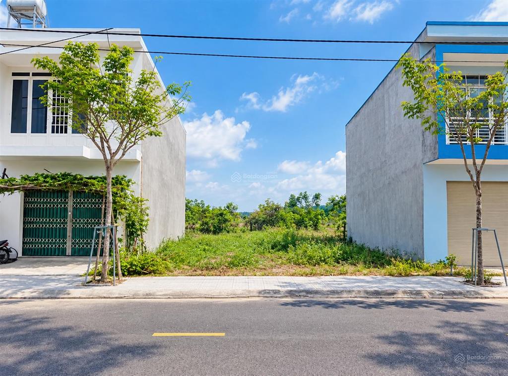 Tân an hội  110m2 thổ cư  giá 1ty350  vị trí đẹp keng ngay thị trấn củ chi.