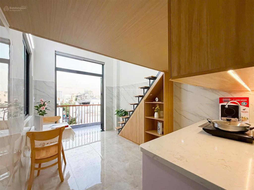 Duplex chưa qua sử dụng new 100%  ban công  full nội thất  mặt tiền đường trường chinh