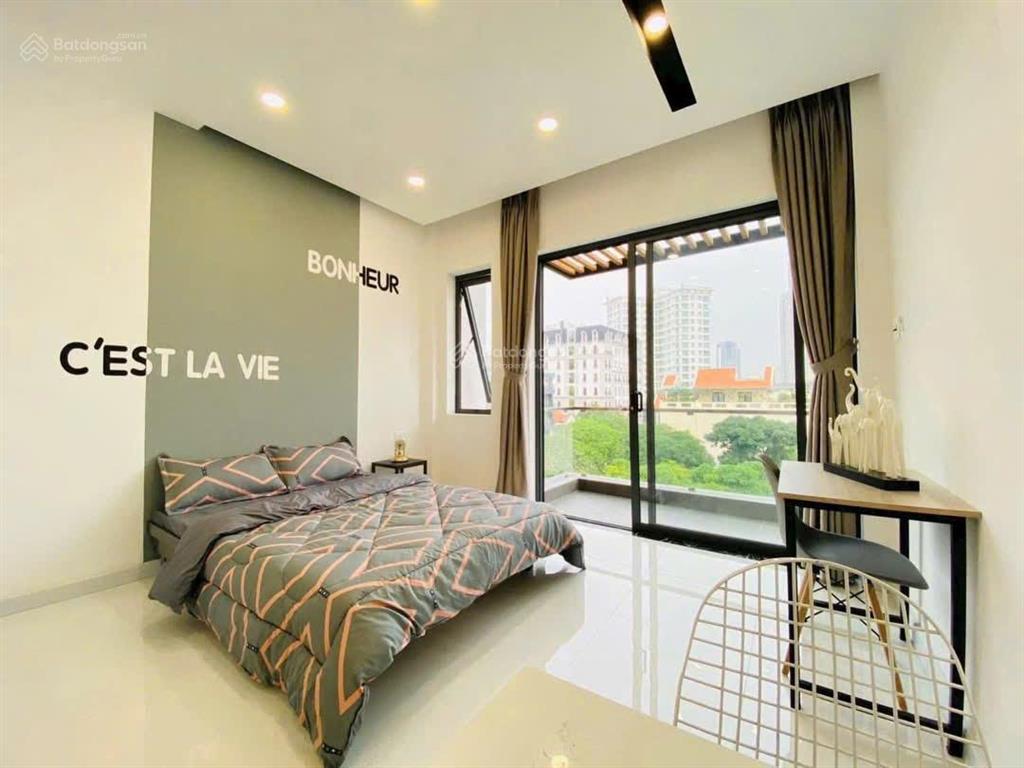 Khai trương ban công rộng 30m2  full nội thất  ngay trường chinh  tân bình
