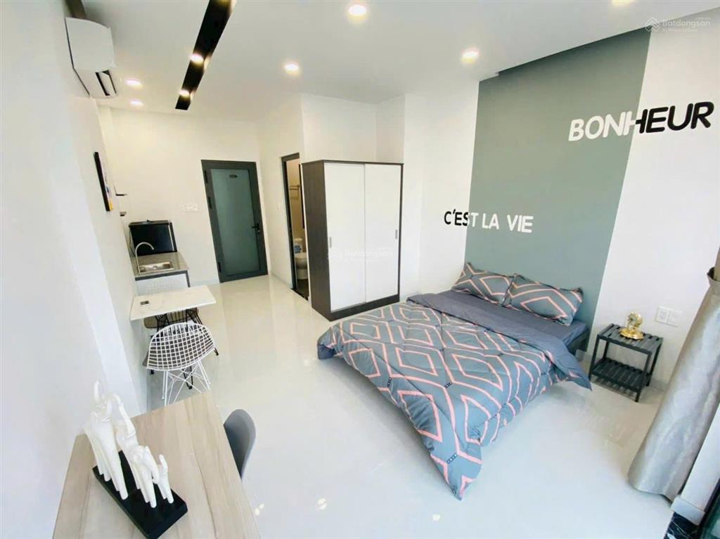 Khai trương ban công rộng 30m2  full nội thất  ngay trường chinh  tân bình