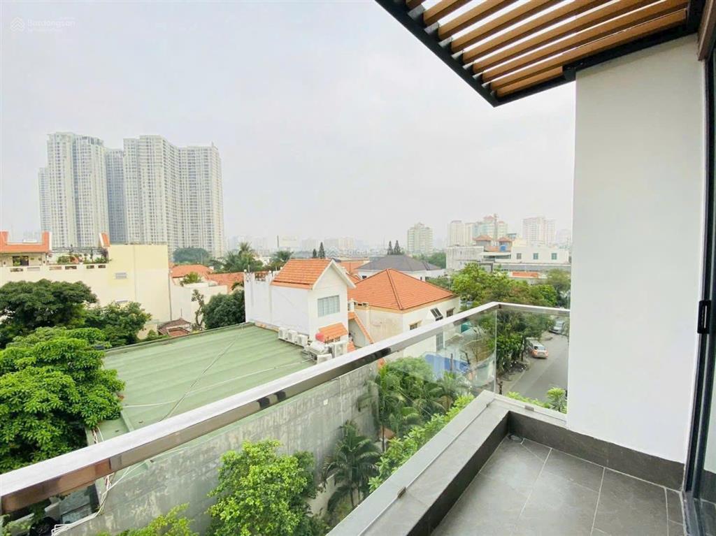 Khai trương ban công rộng 30m2  full nội thất  ngay trường chinh  tân bình
