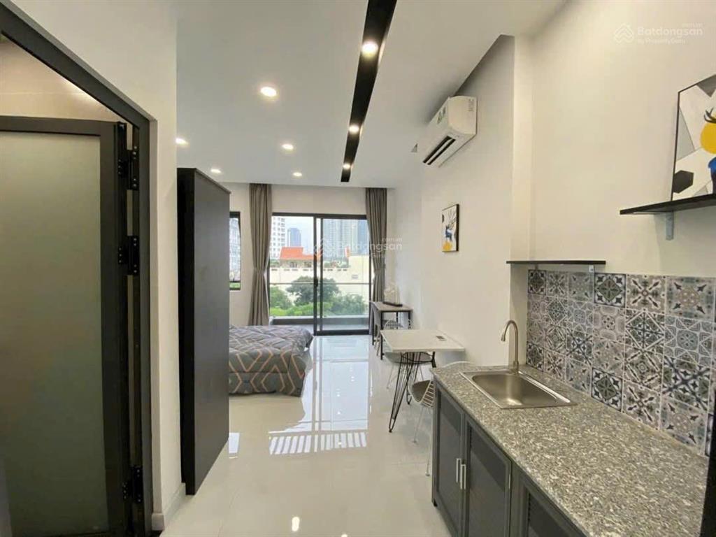 Khai trương ban công rộng 30m2  full nội thất  ngay trường chinh  tân bình