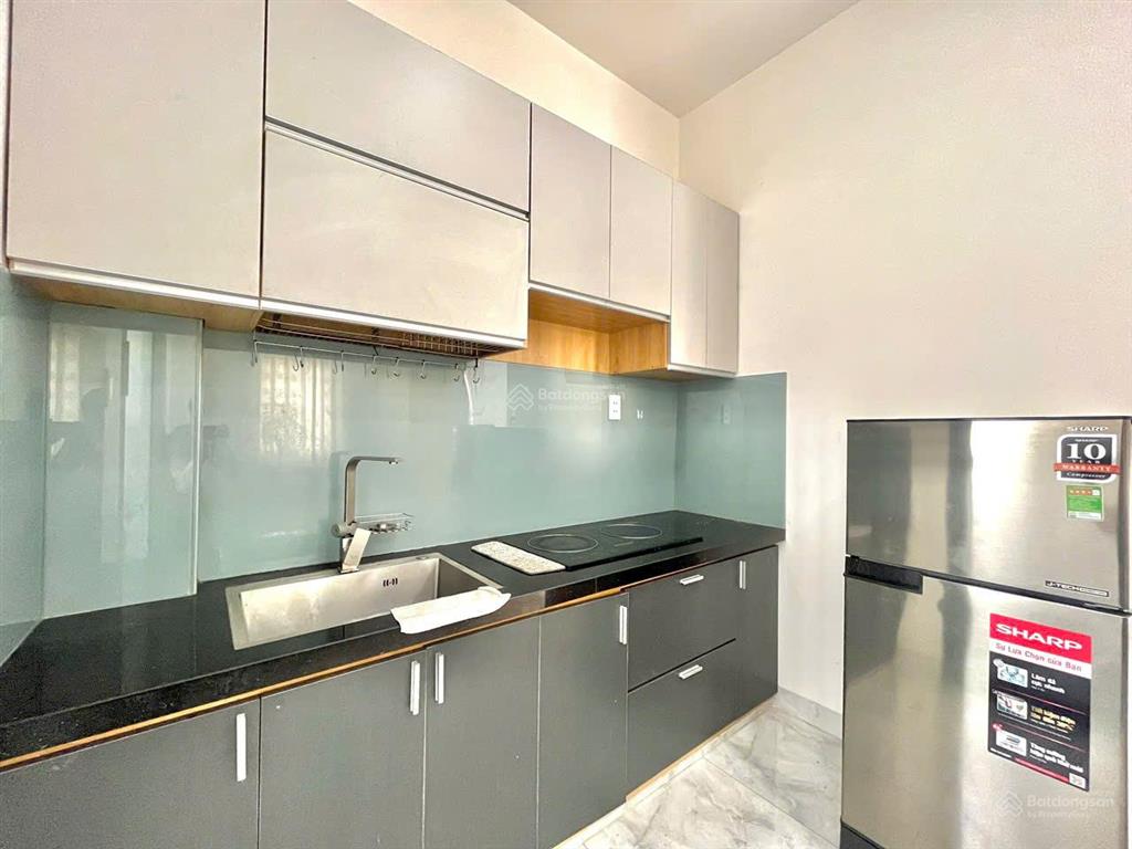 Ban công full nội thất  tách bếp  ngay mặt tiền đường trường chinh  cầu tham lương