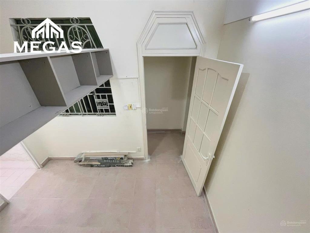 Toà 20 phòng mới xây  đầy đủ nội thất  gác cao  ngay hà huy giáp  cầu an lộc