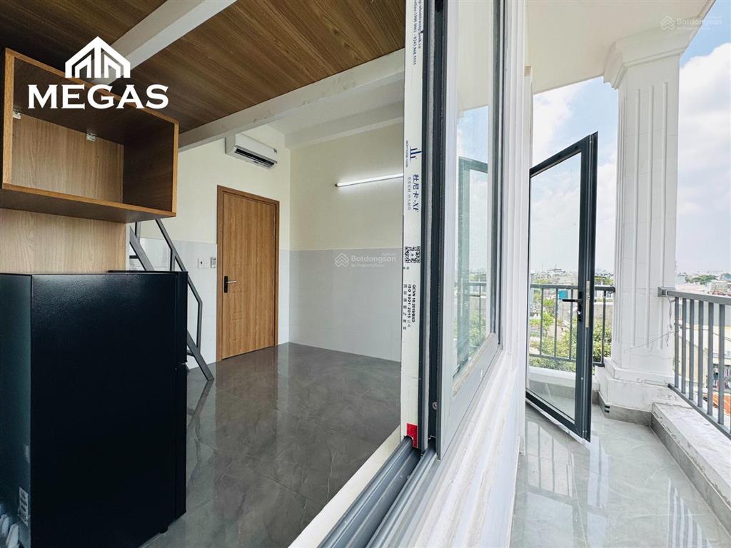 Trống sẵn 1 phòng ban công riêng 40m2  full nt ngay nguyễn ảnh thủ  tô ký