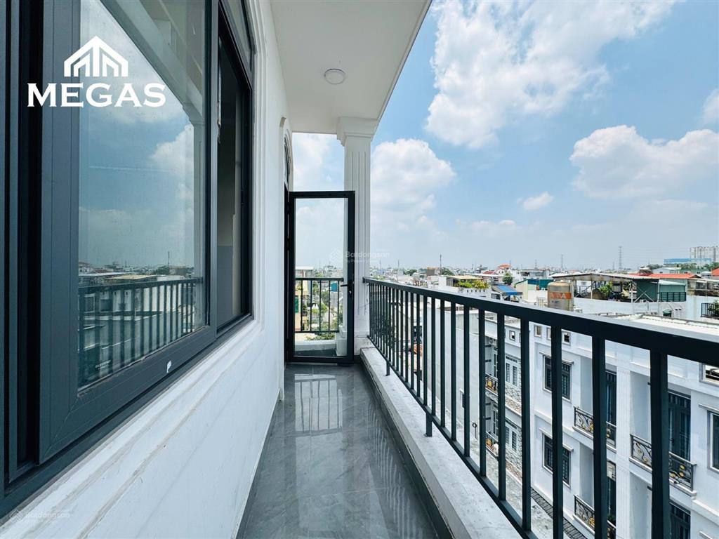 Trống sẵn 1 phòng ban công riêng 40m2  full nt ngay nguyễn ảnh thủ  tô ký