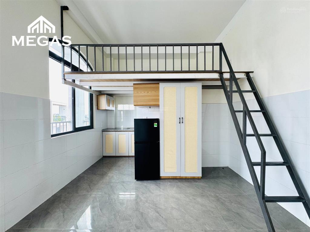 Trống sẵn 1 phòng ban công riêng 40m2  full nt ngay nguyễn ảnh thủ  tô ký