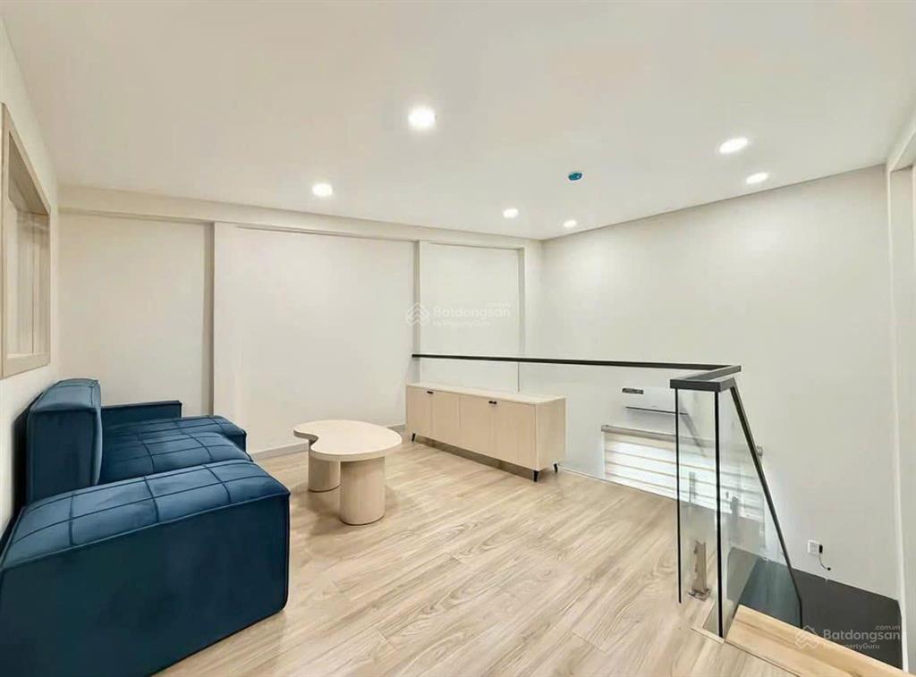Duplex mới xây 100% full nội thất cao cấp ngay dương quảng hàm  đi bộ qua đh văn lang cs3