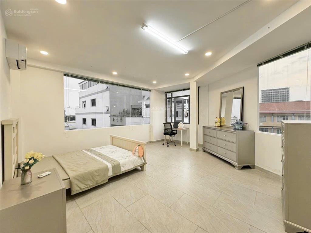 Căn hộ cao cấp mới xây tách bếp full nội thất ngay nguyễn oanh  emart phan văn trị