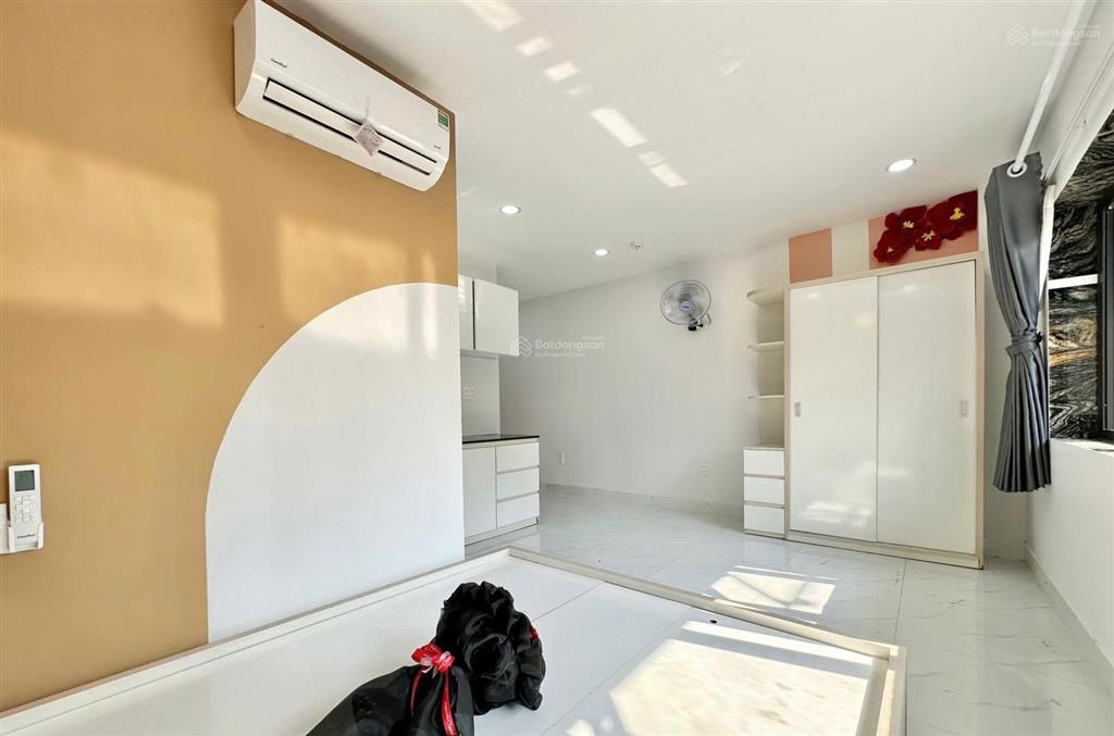 Khai trương 15p cửa sổ lớn full nội thất ngay dương quảng hàm