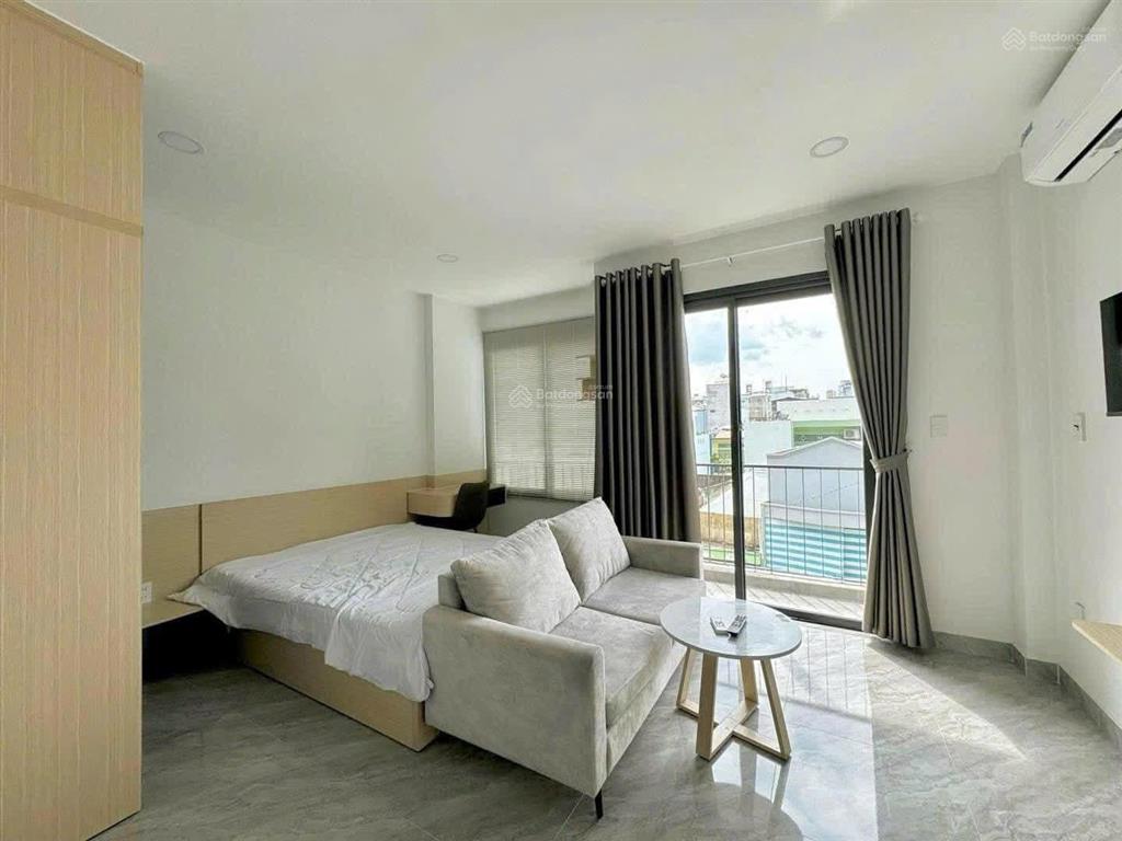 Căn hộ ban công đầy đủ nội thất ngay nguyễn kiệm tiện qua sân bay