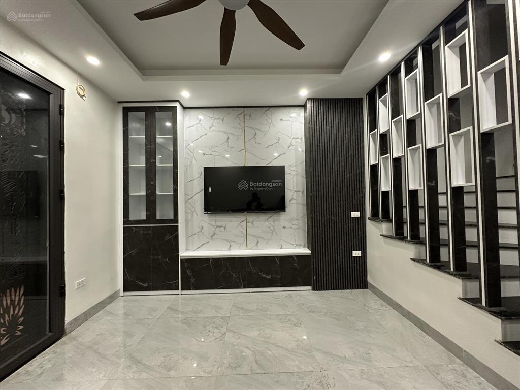 Bán nhà vĩnh tuy hàng xóm times city, lô góc 1p ra mặt phố, sổ đẹp, full nội thất 38m2 x 5 tầng